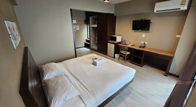 Двухместный номер Superior с балконом Wsotel Hotel and Serviced Apartment