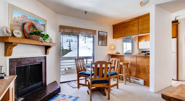 Номер Standard View Of Mt Crested Butte- 1 Br 1 Bedroom Condo - No Cleaning Fee! by RedAwning