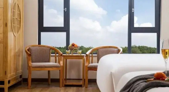 Тент VALATOMS Hotel (Dujiangyan Qingcheng Mountain Scenic Area High Speed Railway Station)