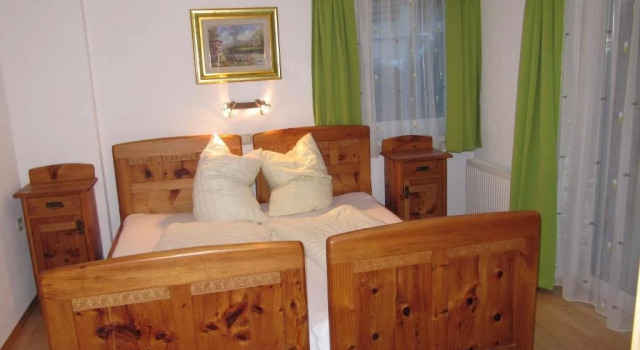 Pepis Ferienwohnungen inklusive Sommercard, Book Hotel Jerzens Pitztal