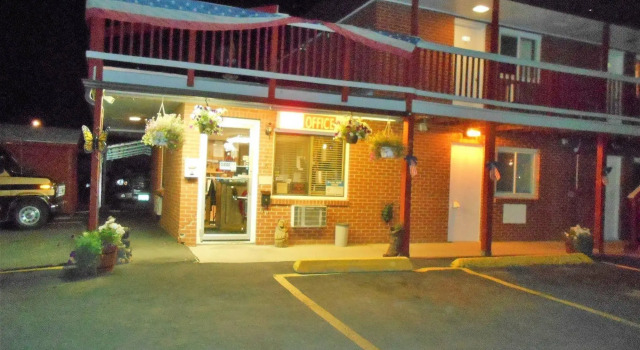 Super Saver Inn, Забронировать Отель Шеридан Вайоминг, рядом с King's Saddlery and Museum