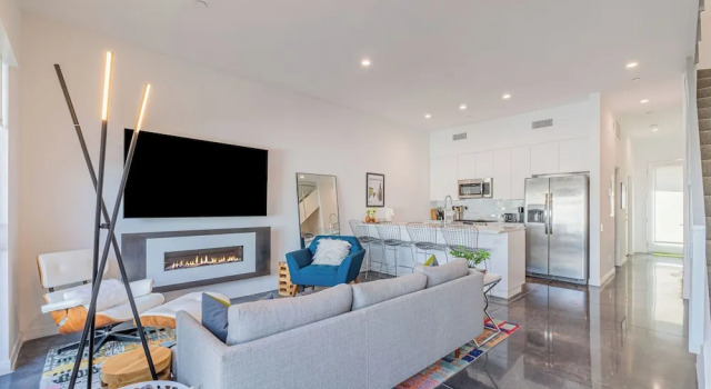 Zanjero by Avantstay Mins From Downtown Palm Springs Private Terrace, Shared Pool, Забронировать Дом для отпуска Палм-Спрингс Coachella Valley, рядом с Loehmanns Plaza Shopping Center