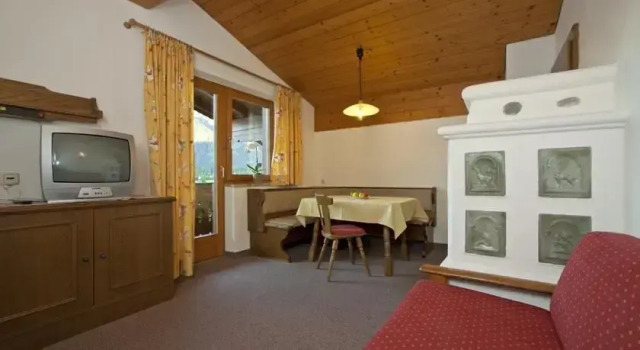 Tirolerhof, Rezerwuj Hotel Hotele w Tyrol z parkingiem, Parking