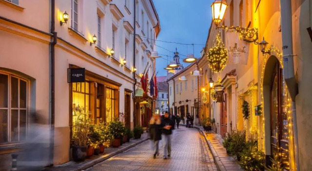 Luxury 2BDR Heart Of Old Town, Забронировать Отель Старый город Вильнюс, рядом с Костел Святой Анны