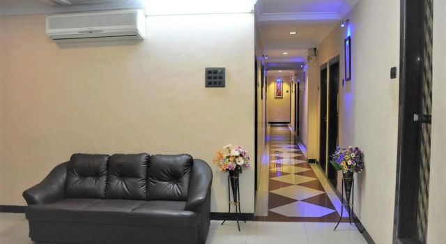 Hotel Cosmo, Забронировать Отель Отели штата Махараштры с завтраком, Завтраки