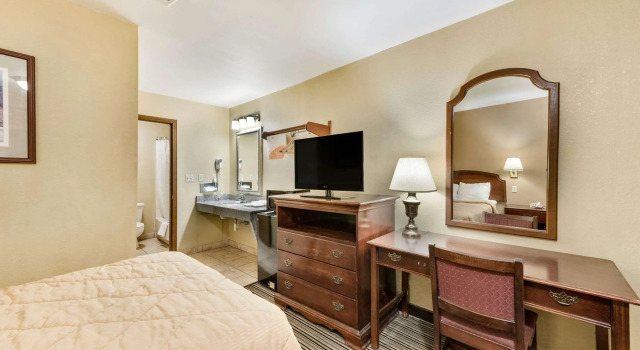 Rodeway Inn Columbus West