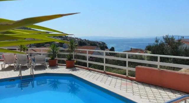 Апартаменты с 2 комнатами с балконом и с видом на море Apartments Mavarcica