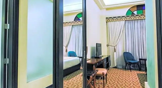 Двухместный номер Superior с видом на улицу The Luneta Hotel