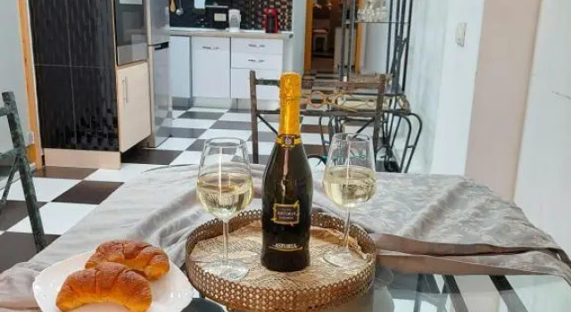 Апартаменты ELEGANT 2 BEDROOMS, Wifi free