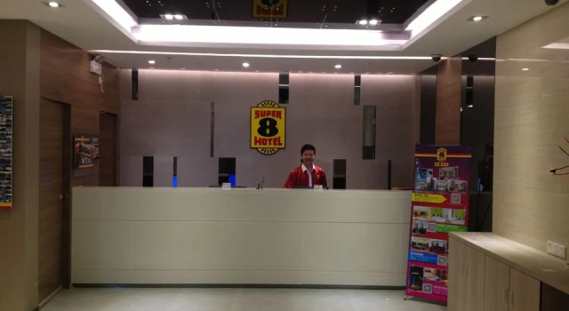 Super 8 Hotel Guangdong University of Foreign Studies, Varaa Hotelli Hotellit Guangdong aamiaisella, Aamiainen