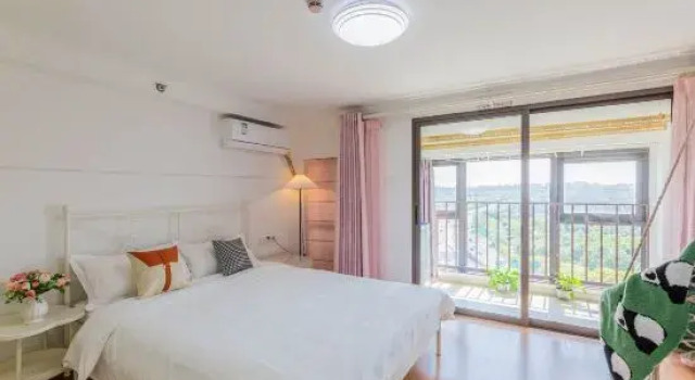 Люкс Deluxe Traveler Homestay (Kazimen Subway Station Lvguo Vientiane Douhui)