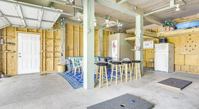 Walk to Ocean: 'pura Vida' Crystal Beach House!, Boek Vakantiehuis Crystal Beach Houston