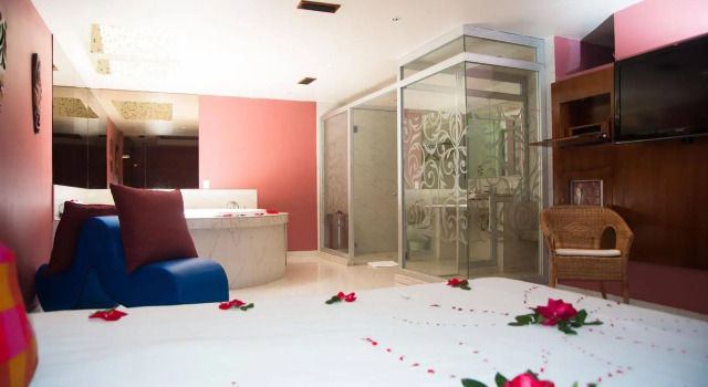 Hotel Aladdin Caracas - Couples Only