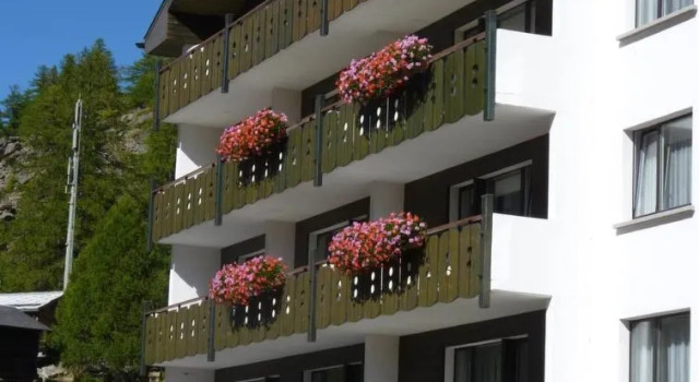 Saphir Diamond, Prenota Appartamento Hotel a Canton Vallese con parcheggio, Parcheggio