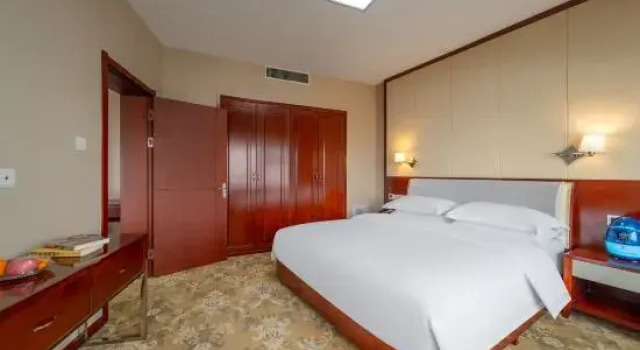 Люкс Business East Hotel Shandong