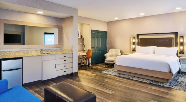 Двухместный полулюкс Цокольный этаж Four Points by Sheraton Salt Lake City Airport