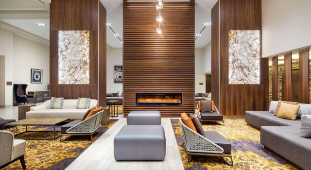 DoubleTree by Hilton Toronto Airport