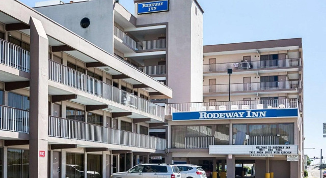 Четырёхместный номер Standard Red Roof Inn PLUS & Suites Virginia Beach - Seaside