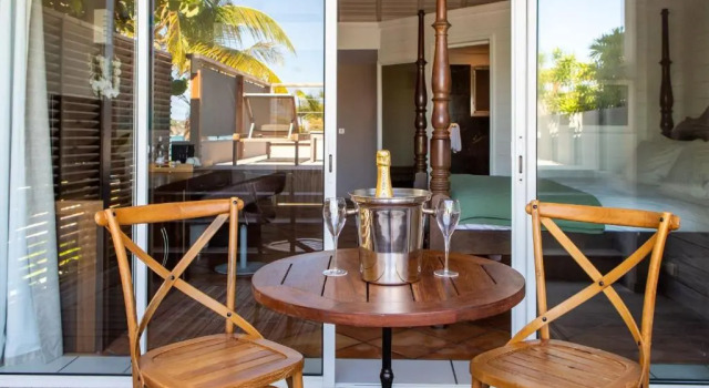 Номер Deluxe Pearl Beach Hotel