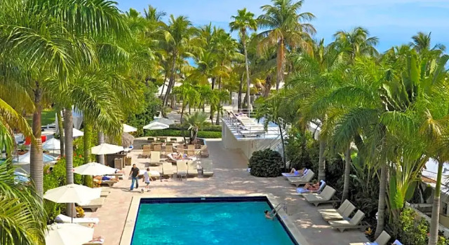 Четырёхместный номер Standard South Seas Hotel