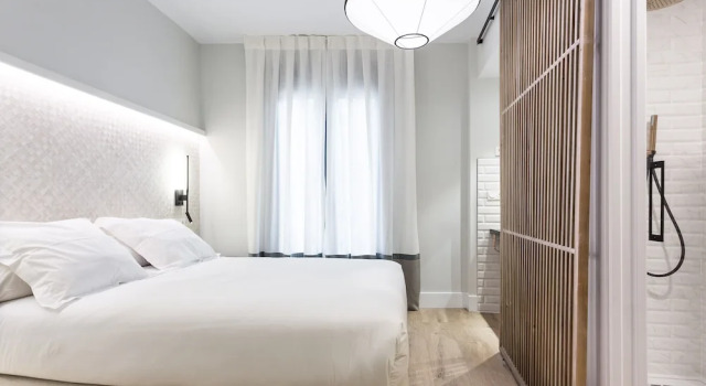 Апартаменты Royal с балконом ELEVEN Apartments Real de la Carretería, by Homing U