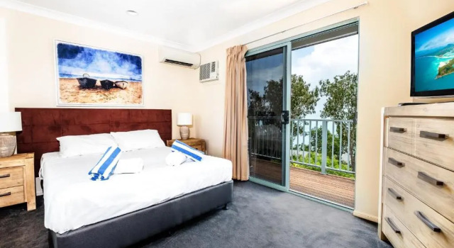 Апартаменты с 2 комнатами с видом на закат Sunset Waters Apartments