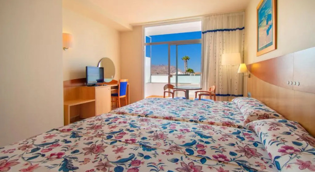 Четырёхместный номер Standard Hotel Servigroup Marina Playa