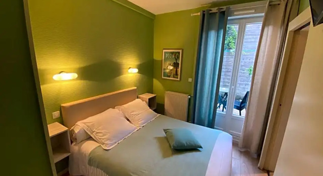 Одноместный номер Standard с видом на сад Hôtel de charme & SPA Villa Cosare sur la promenade bord de plage 20m de la mer