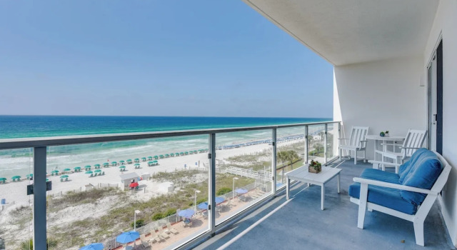 Oceanfront Destin Condo With Pool & Beach Access