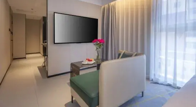 Люкс Executive Romantic Season Yunfan Hotel (Tiexi Square 9th Road Furniture City)