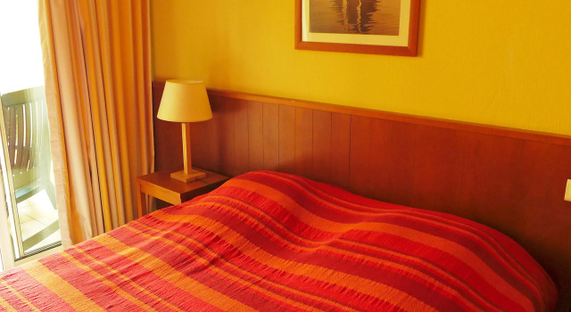 Les Grands Pins, Buchen Sie Hotel Maubuisson Aquitanien