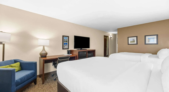 Четырёхместный номер Standard Comfort Inn & Suites Pueblo