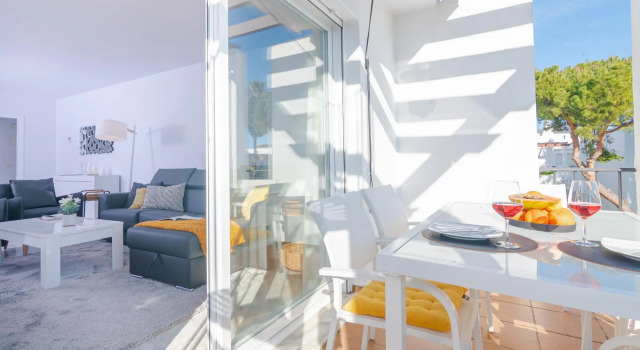 11226 - Modern beach side duplex penthouse.