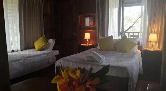 Бунгало с балконом и с красивым видом из окна Hotel Villas de la Colina