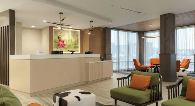 Fairfield By Marriott Inn & Suites Cincinnati Oakley, Rezerwuj Hotel Hotele w Cincinnati z parkingiem, Parking