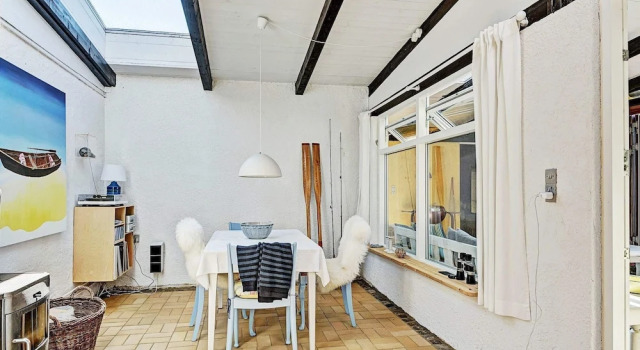 Unique Holiday Home in Kalundborg With Sea View, Book Feriehus Sommerhuse i Kalundborg, Hytte