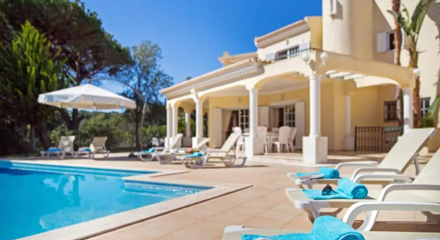 Вилла Villa Tulum - com Piscina em Vale do Lobo