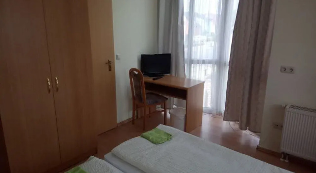 Pension Kuehnauer Hof, Забронировать Отель Дессау Middle Elbe