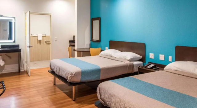 Четырёхместный номер Standard Motel 6-Houston, TX - North