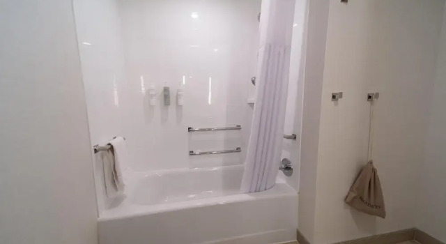 Четырёхместный полулюкс Hilton Garden Inn Dayton Downtown
