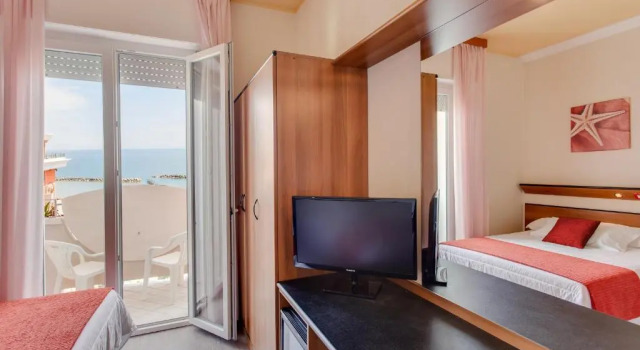Трёхместный номер с видом на море El Cid Campeador - Family Hotel
