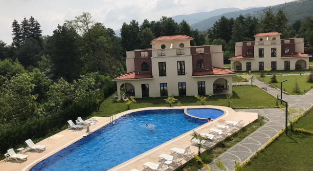 Sapanca Villa Natura Gol Evi, Varaa Villa Hotellit Marmara-alue pysäköinnillä, Pysäköinti