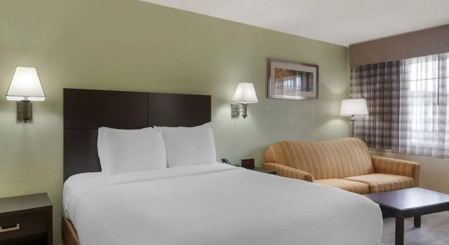 Двухместный номер Deluxe с балконом University Inn and Suites Eugene