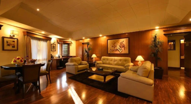 Люкс с 2 комнатами с видом на сад Span Resort & Spa, Manali - A Luxury Riverside Resort