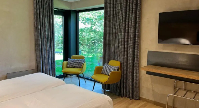 Двухместный номер Deluxe Hostellerie La Claire Fontaine, Logis hôtels & Spa included
