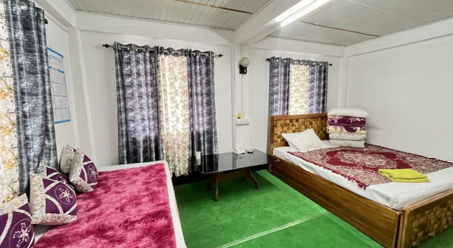 Bethesda Dheem Stay, Prenota Bed & breakfast Kurseong West Bengal