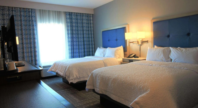 Четырёхместный номер Standard Hampton Inn West Plains