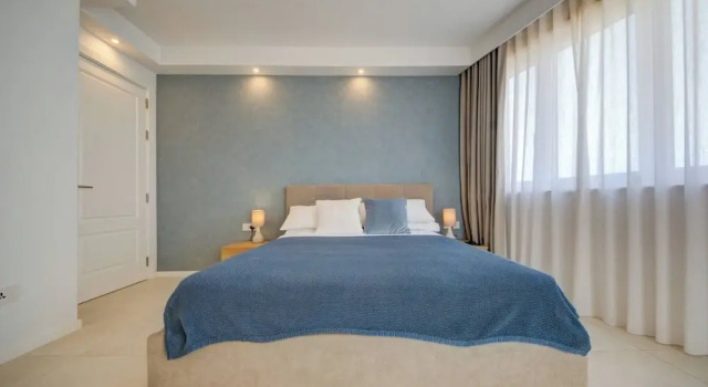 Luxury Penthouse With Private Pool and sea Views, Sleeps 6