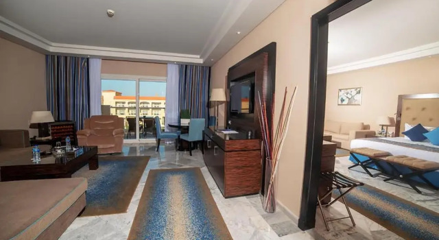 Двухместный полулюкс с балконом и с видом на море Rixos Alamein Couples And Families Only