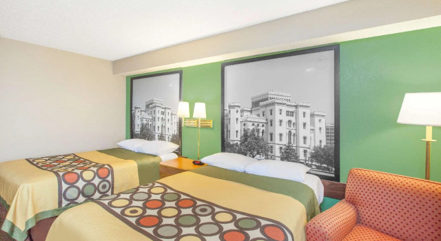 Четырёхместный номер Standard Americas Best Value Inn Lafayette